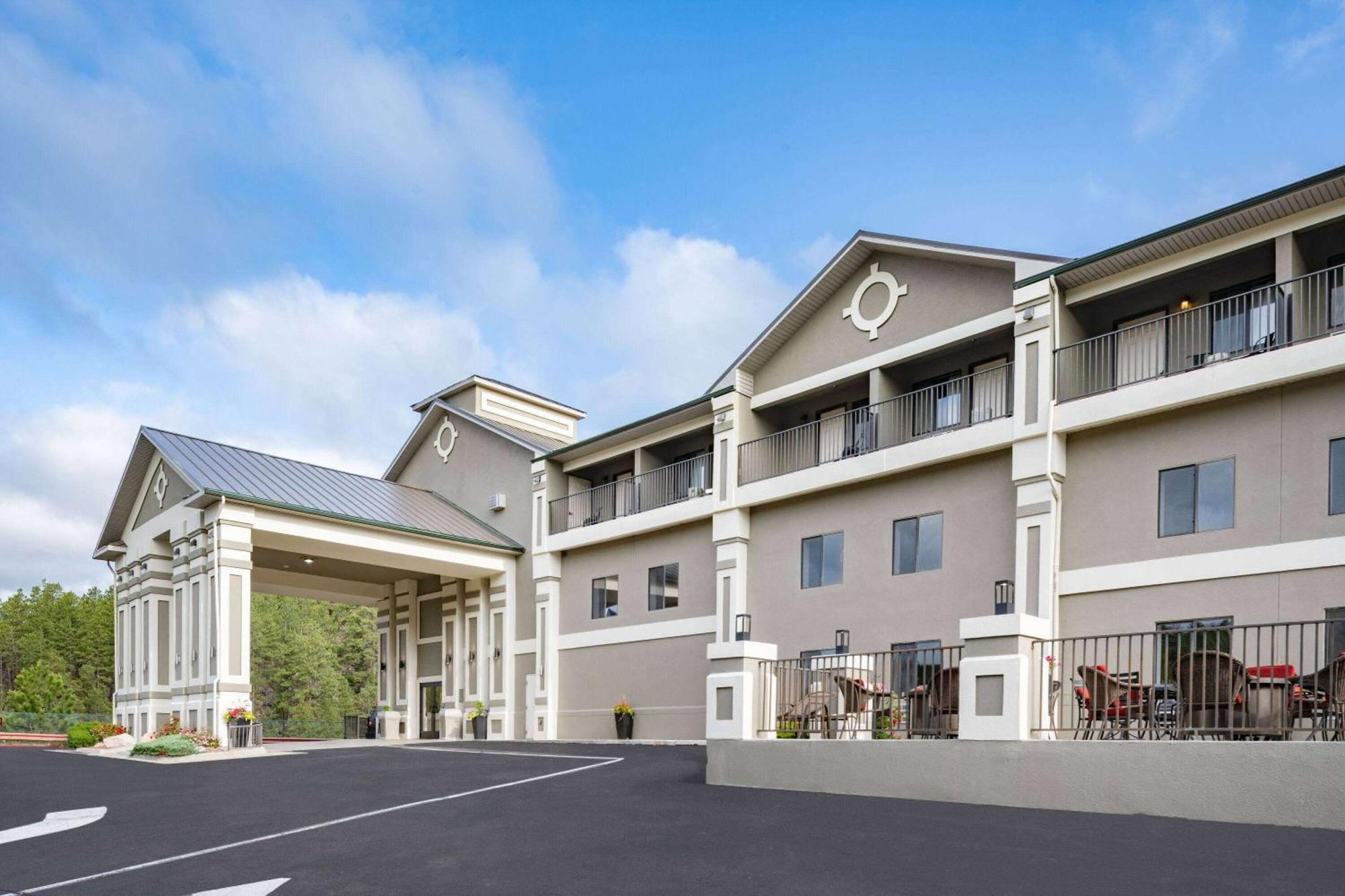 Baymont By Wyndham Keystone Near Mt. Rushmore Exterior photo