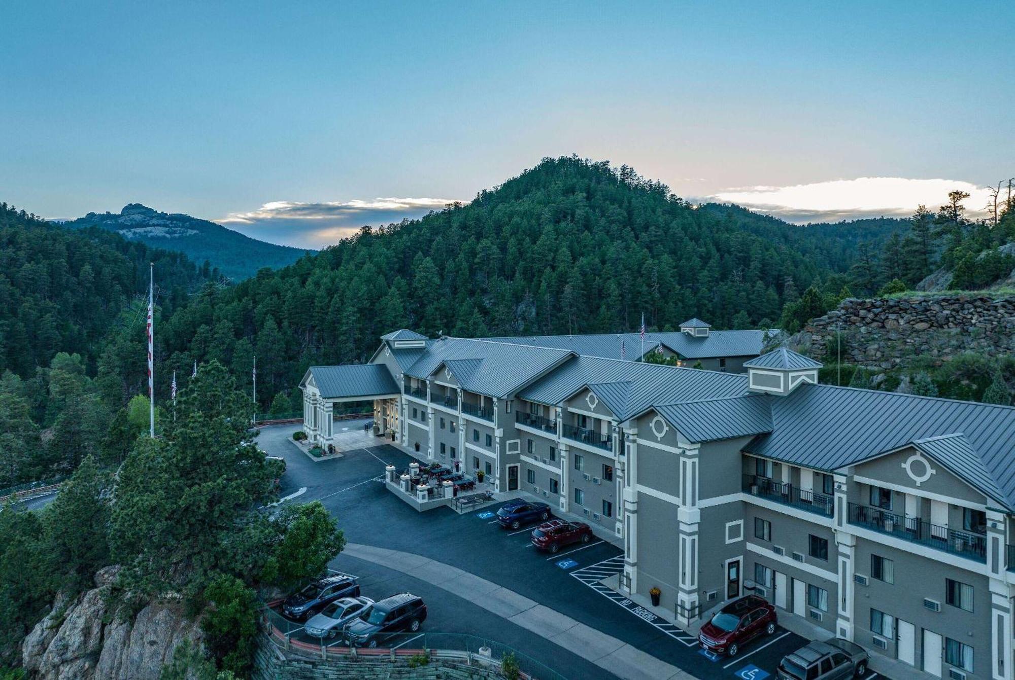 Baymont By Wyndham Keystone Near Mt. Rushmore Exterior photo