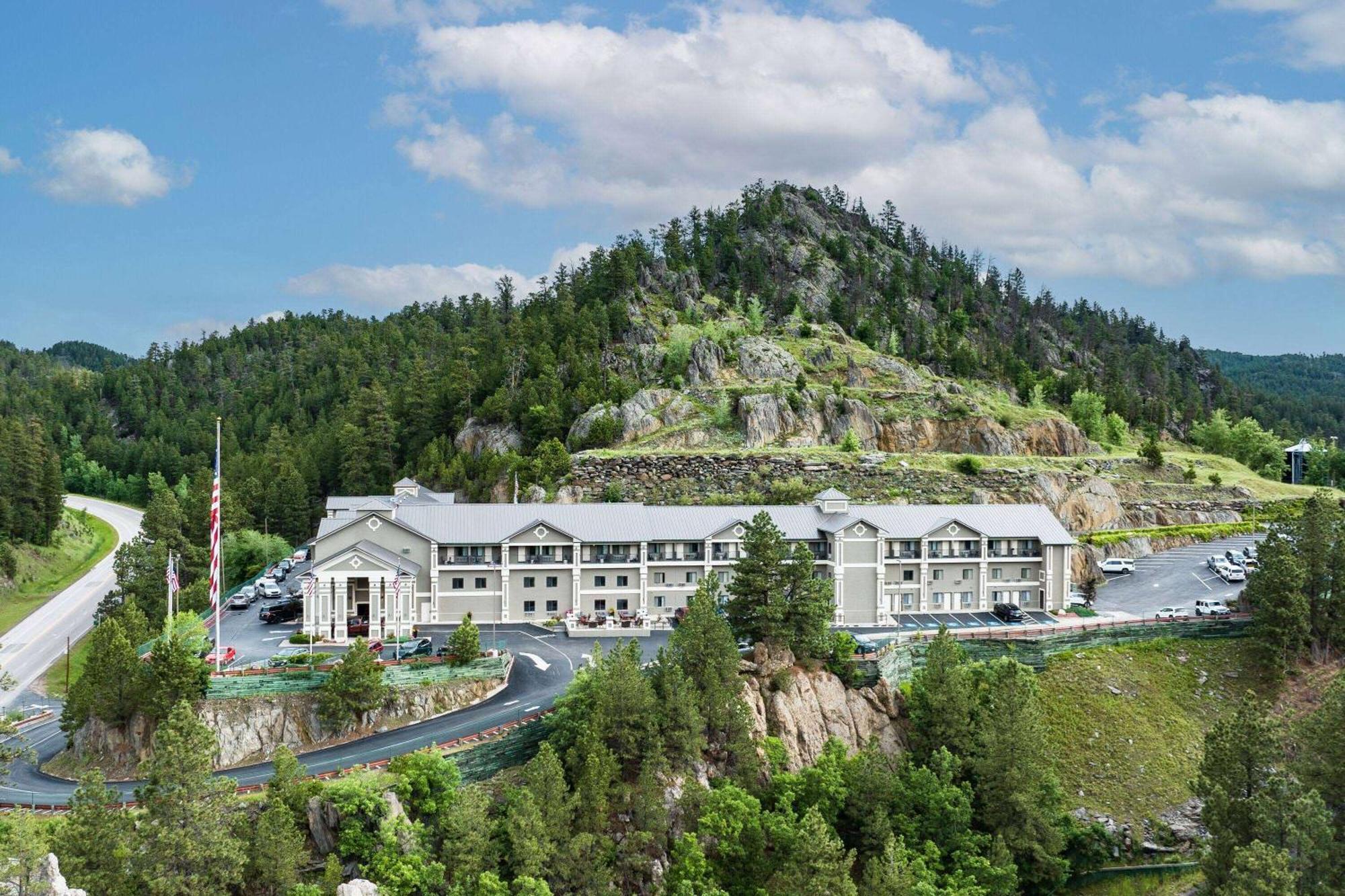 Baymont By Wyndham Keystone Near Mt. Rushmore Exterior photo